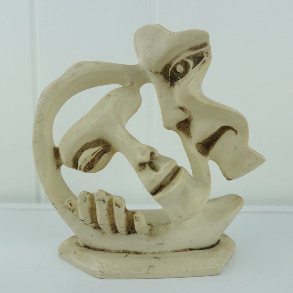 Modern Resin Sculpture Couple Lovers Embrace